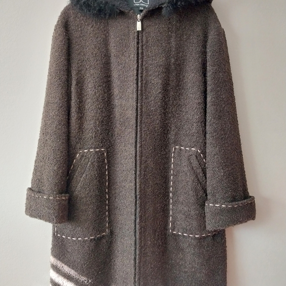 Vintage Winter Coat With Fur Trim - Picture 7 of 7